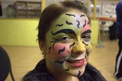 Kinderschminken/ Stelzenlaufen Kinderschminken/ Stelzenlaufen