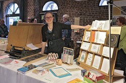Schriftsetzerin Standnummer: 30