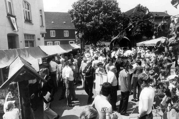 Andreasmarkt (Der Oberbürgermeister, Stadtarchiv Krefeld, Obj.Nr. 9791)
